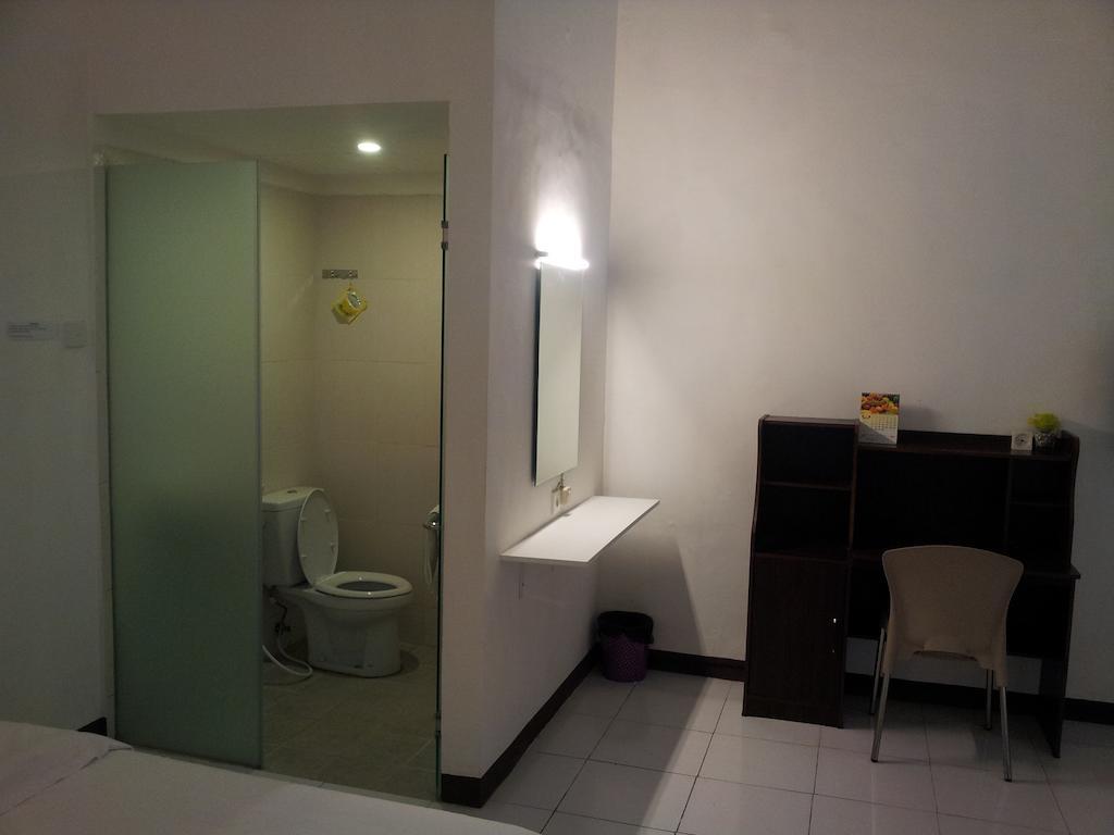 Loxy Inn Surabaya Ruang foto