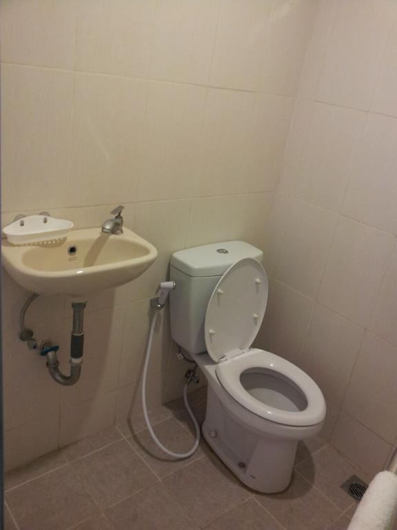 Loxy Inn Surabaya Ruang foto